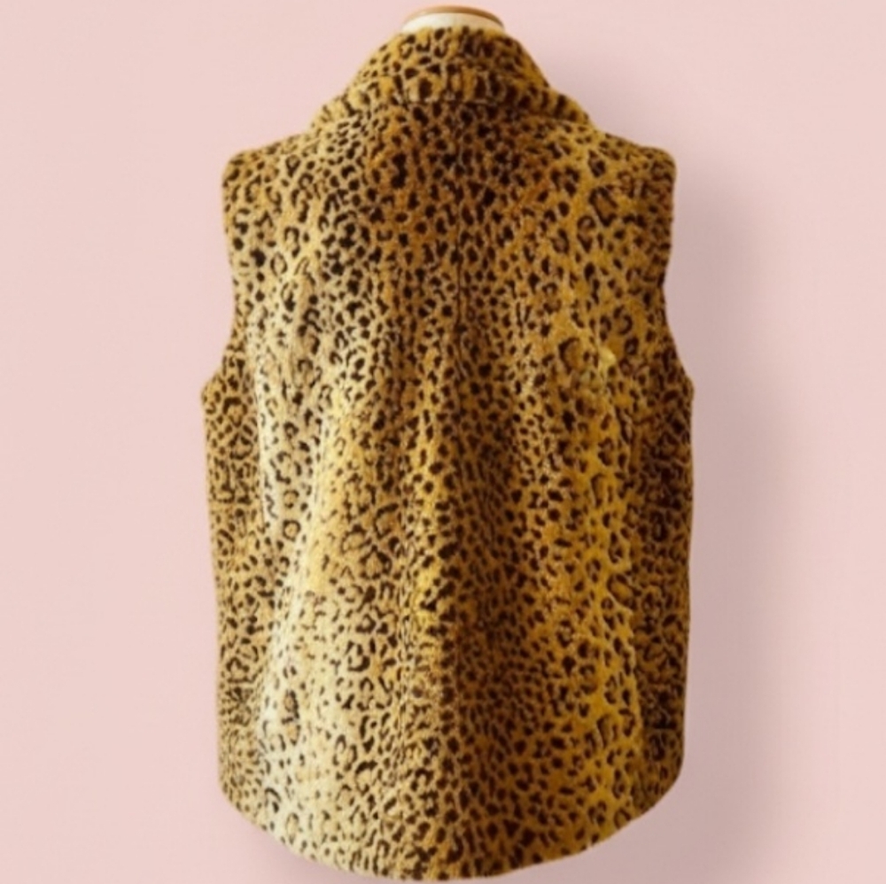 Cozy Vest. Leopard Faux Fur. Size: XL. Looks Like New!!! - Picture 4 of 6